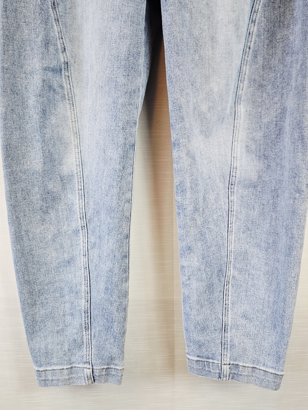 Judy Blue High Waist Side Panel Barrel Leg Jean size 29 - Picture 8 of 16